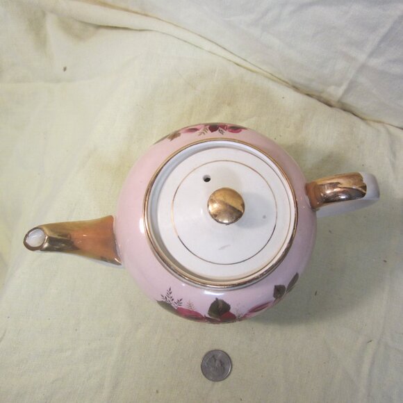 RARE VTG SADLER TEAPOT W/LID, PINK & CREAM W/ROSES, GOLD ACCENTS - Picture 6 of 12
